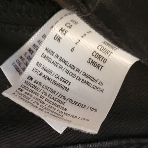 American Eagle 2 Short Black Distressed Jeans. - Picture 3 of 6